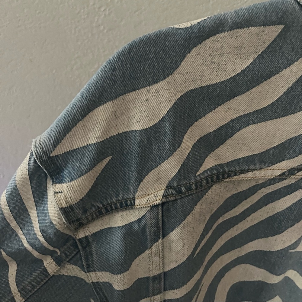 SOLD CLOT x LEVI'S sz M Year of Tiger Print Denim Jacket Blue Jeans Frog Closure - Picture 11 of 13